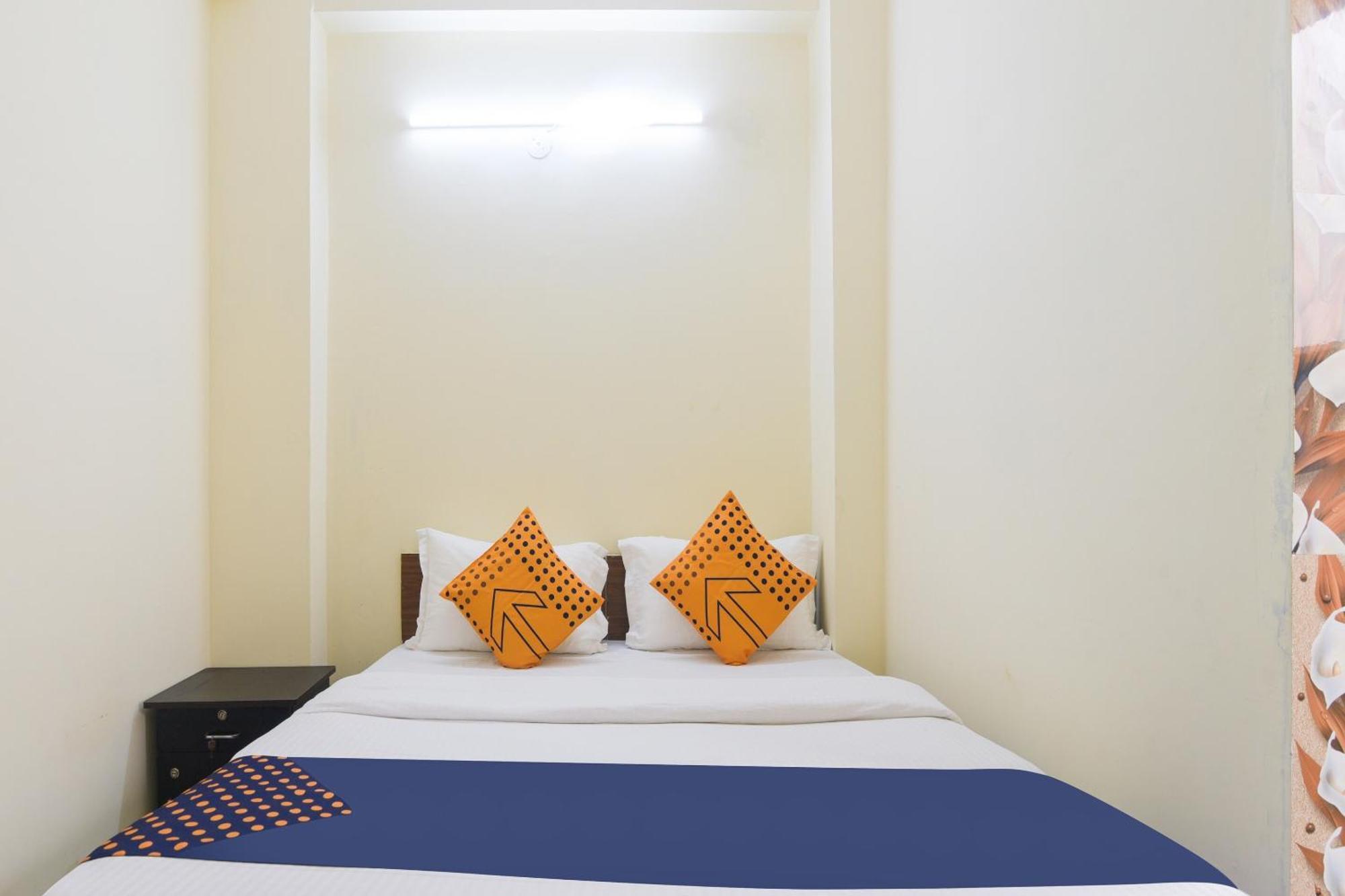 Spot On Sangam Palace Ню Делхи Екстериор снимка